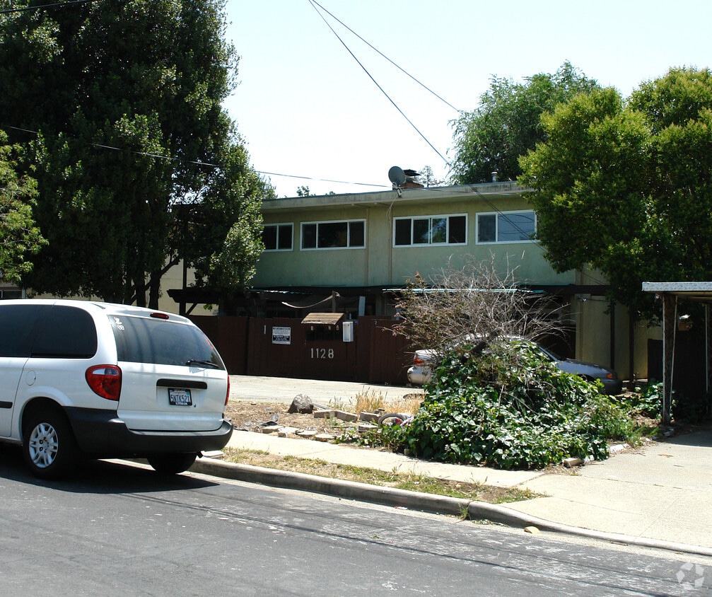 Primary Photo - 1128 Marilyn Way