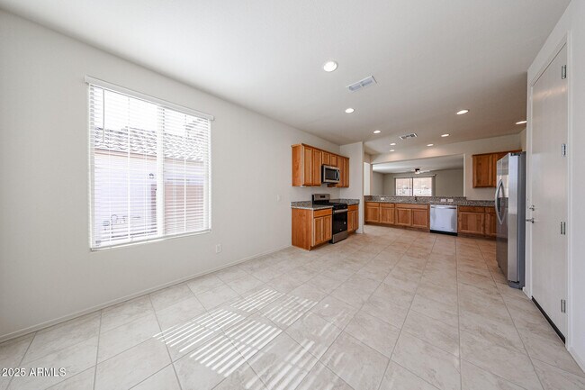Building Photo - 7160 W Bent Tree Dr