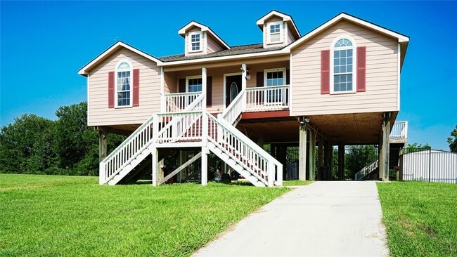 Building Photo - 201 Rue Orleans St