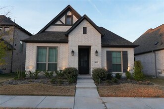 Building Photo - 4115 Hudson St