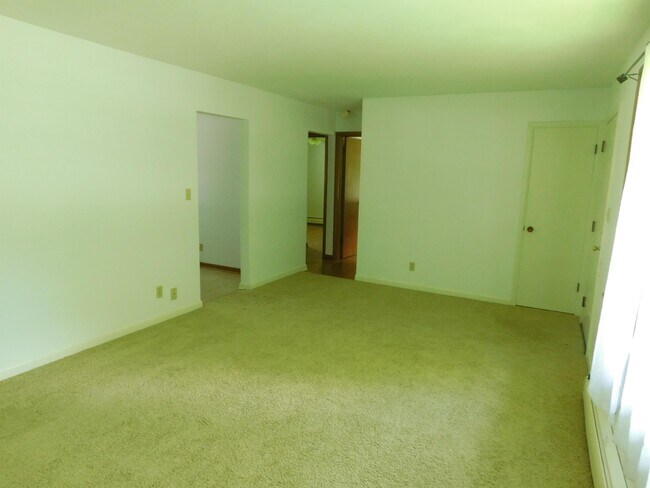 Foto del edificio - 1402 E McHenry St