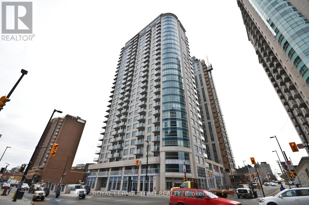Primary Photo - 242-242 Rideau St