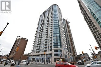 Building Photo - 242-242 Rideau St