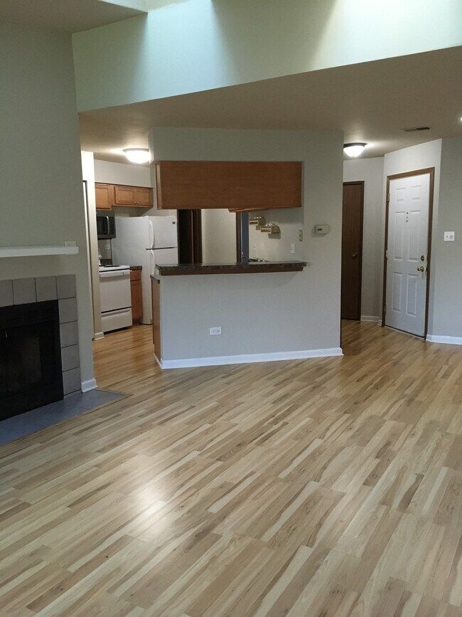 Foto del edificio - 1353 E Wyndham Cir