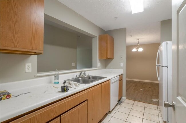 Foto del edificio - 6302 Fairington Village Dr