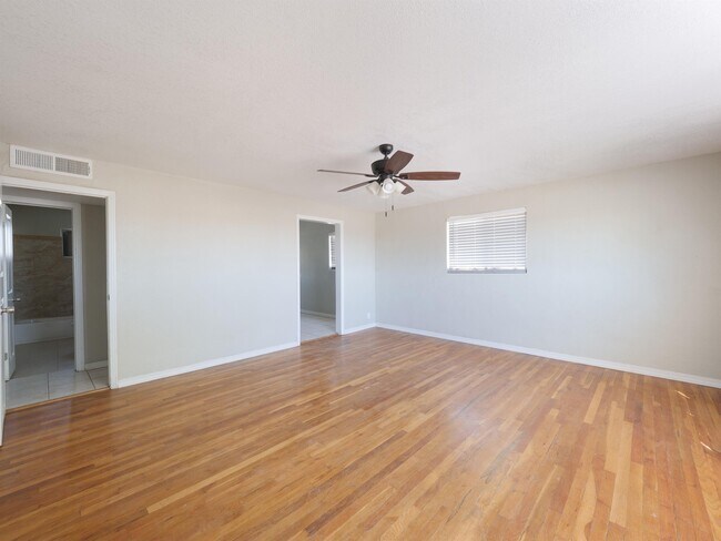 Building Photo - 483 Buford Rd