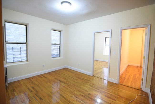 Foto del edificio - 82-84 Wadsworth Ave