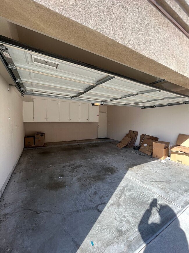 Foto del edificio - Spacious 2-Story Home with 2-Car Garage in San Gabriel
