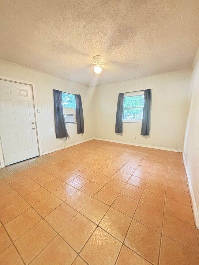 Foto del edificio - 15424 Waverly St