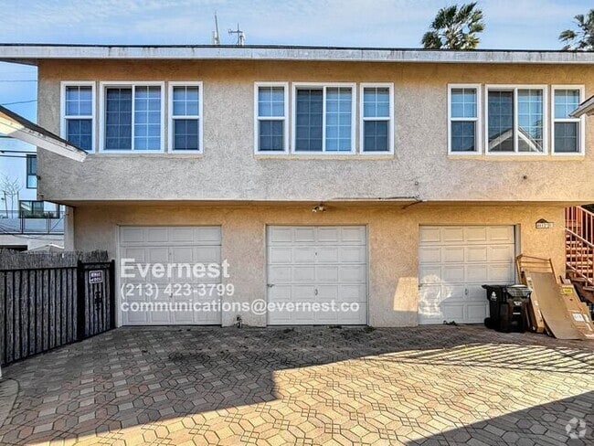 Building Photo - 4612 1/2 Pickford Street