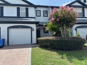 Building Photo - 1225 Summergate Dr