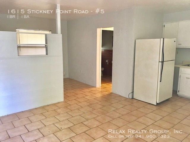 Foto del edificio - 1615 Stickney Point Rd