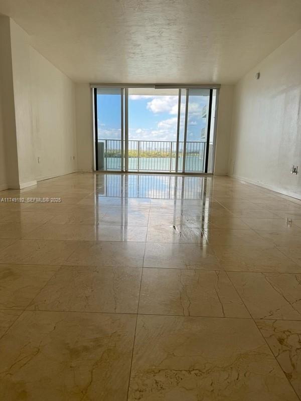 Building Photo - 10350 W Bay Harbor Dr