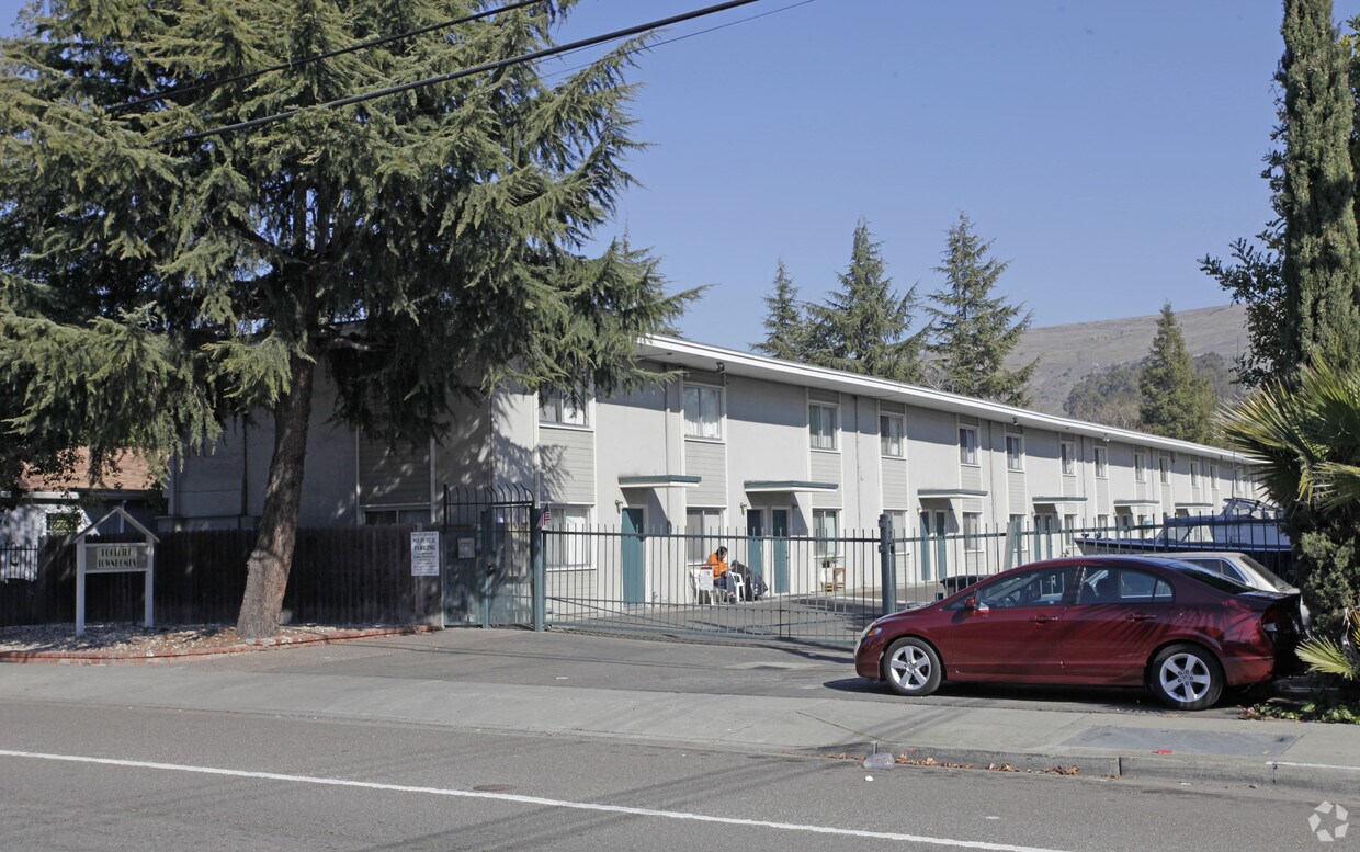 Primary Photo - The Grand Townhomes at SoHay'