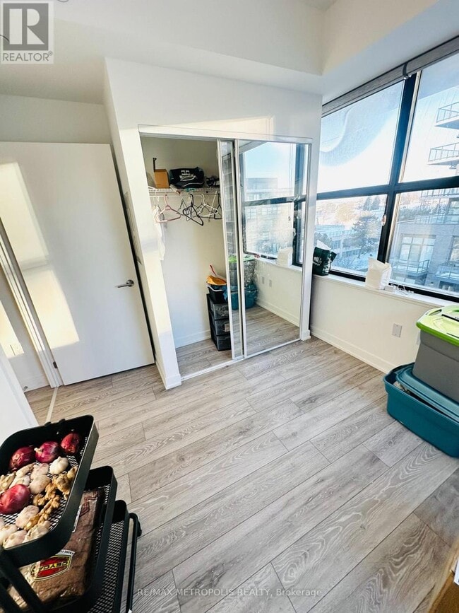 Building Photo - 1608 Charles St