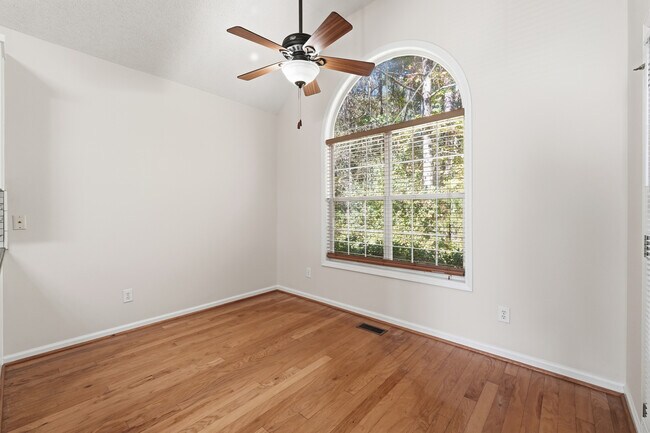 Building Photo - 3007 Clove Tree Ln