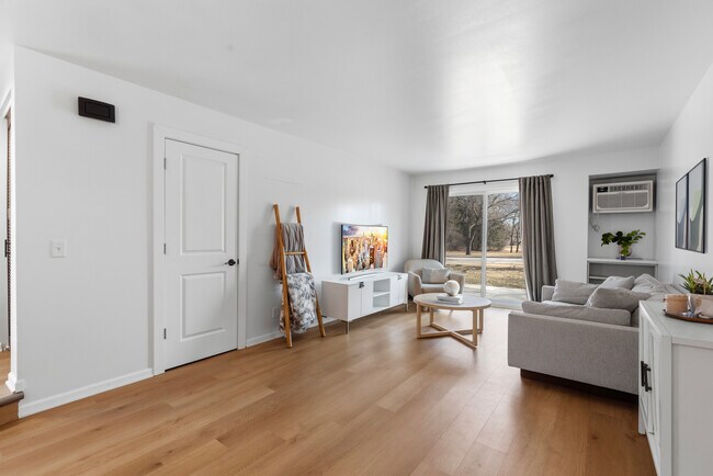 Foto del edificio - 1933 S 124th St