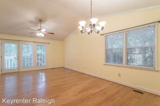 Foto del edificio - 2 br, 2 bath House - 2416 Mapleton Ln