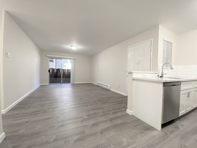 Foto del edificio - 16424 Foothill Blvd