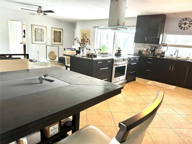 Foto del edificio - 4116 Taft St