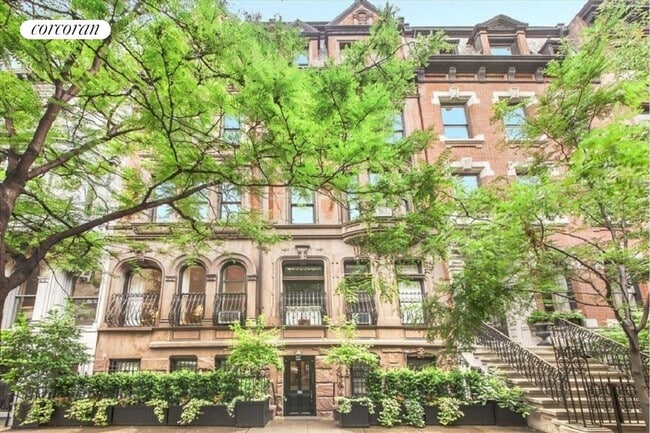 Building Photo - 54 E 83rd St
