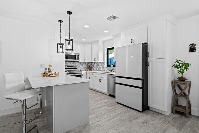 Foto del edificio - 2176 NE 62nd St