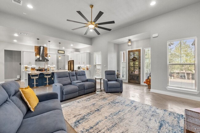 Foto del edificio - 96 Primrose Ln