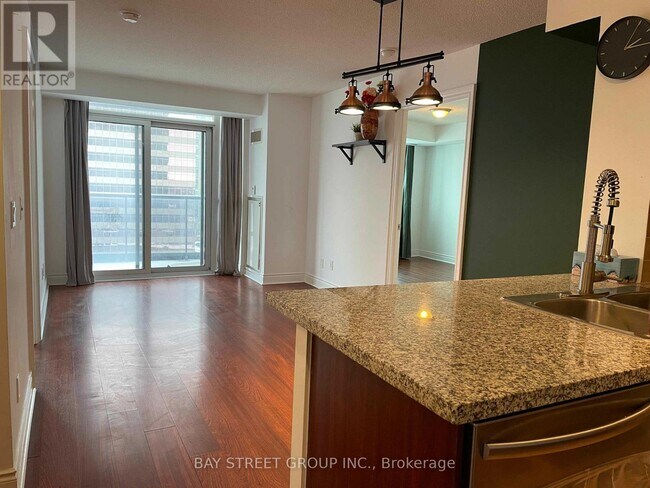 Photo du bâtiment - 15 Greenview Ave