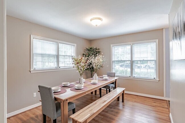 Building Photo - 413 Coventry Way