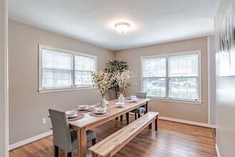 Building Photo - 413 Coventry Way