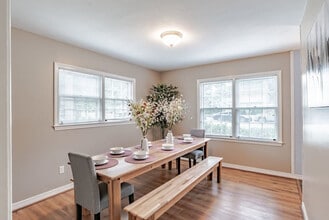 Building Photo - 413 Coventry Way