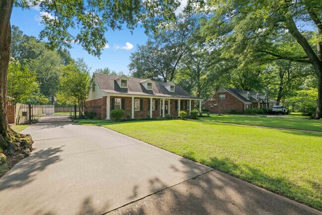 Building Photo - 1539 Brookside Dr