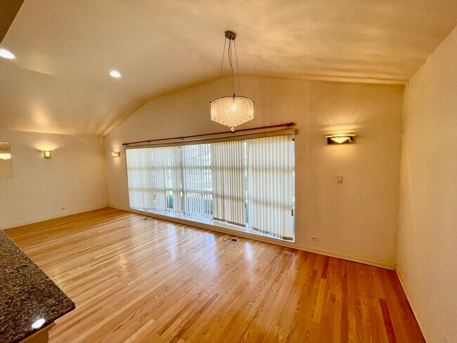 Foto del edificio - 4825 Sherwin Ave