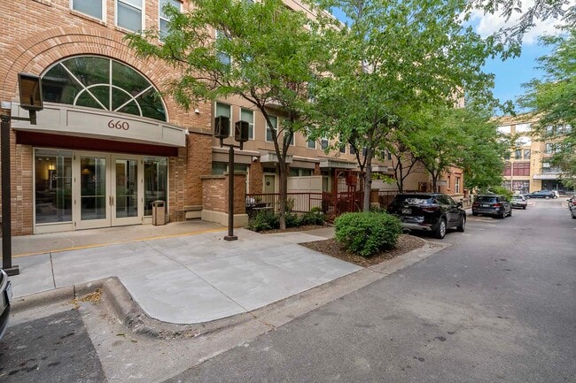 Foto del edificio - 660 N 2nd St