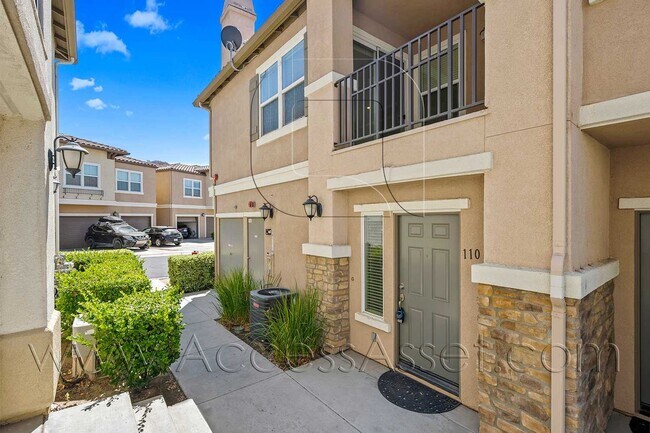 Foto del edificio - Stylish 2 Bed/2 Bath Condo with Balcony An...