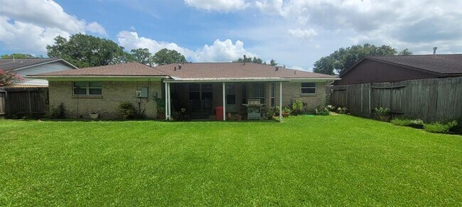 Foto del edificio - 1807 Sleepy Creek Way