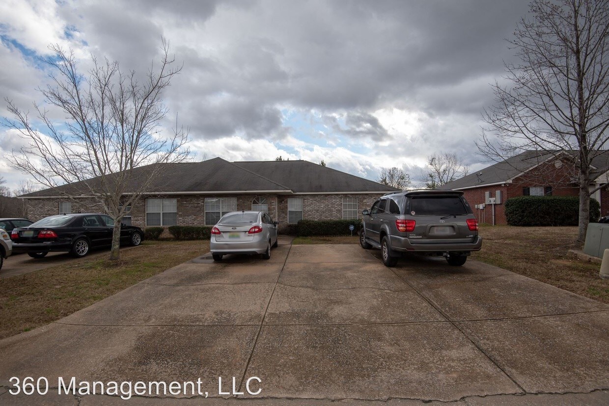 Foto principal - 701-703 Ethan Ln