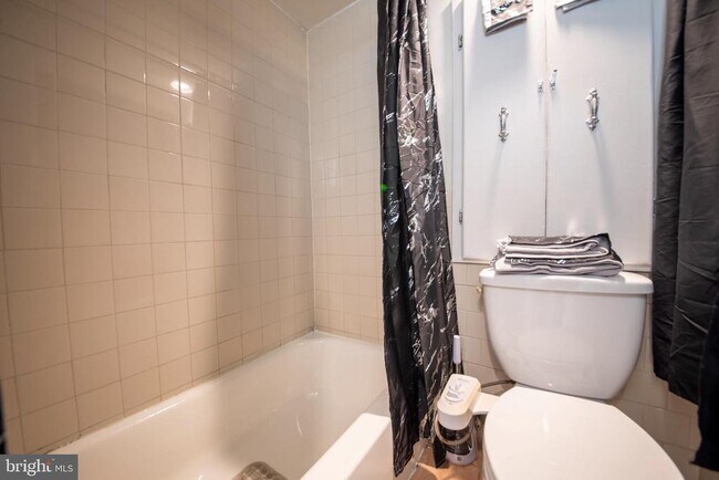 Foto del edificio - 913 W Lombard St