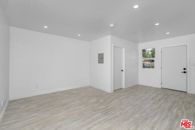 Building Photo - 2448 Boulder St