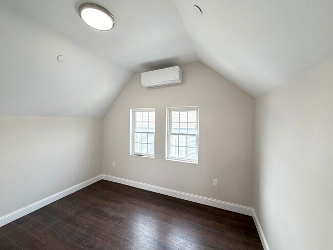 Foto del edificio - 3 1/2 Buffum St