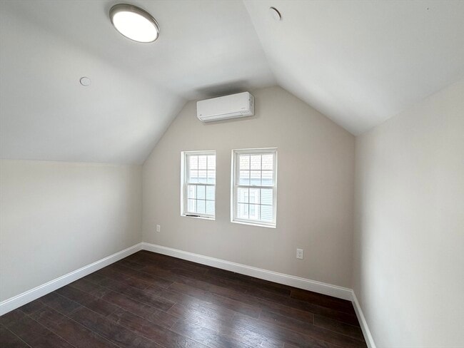 Building Photo - 3 1/2 Buffum St