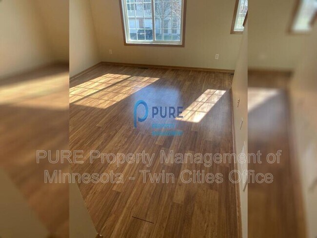 Foto del edificio - 15513 Flyboat Ln