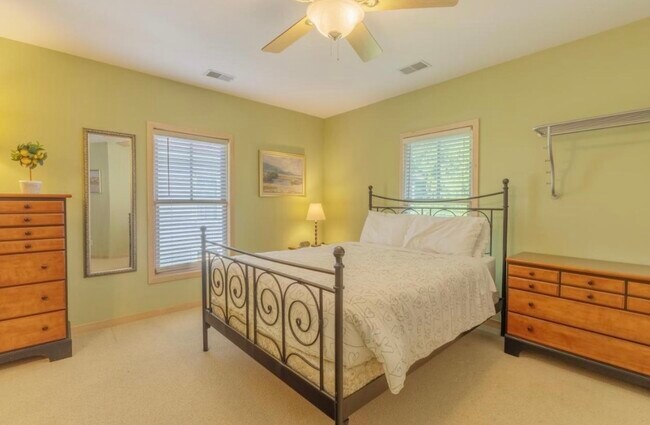 Foto del edificio - 98 W Center St