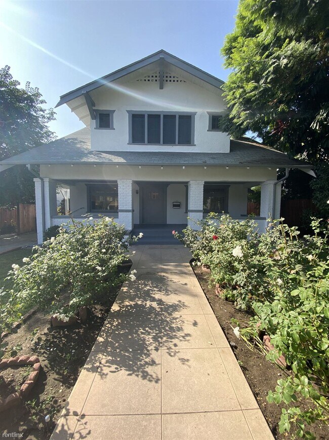 Foto del edificio - 5 br, 4 bath House - 1807 N Van Ness Ave