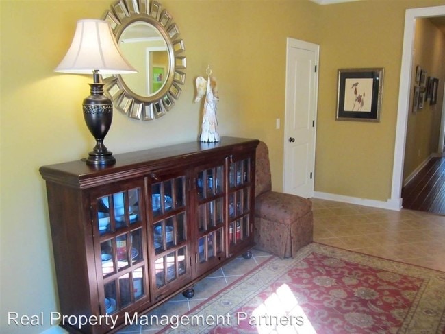 Building Photo - 5 br, 4.5 bath House - 3817 James Hill Circle