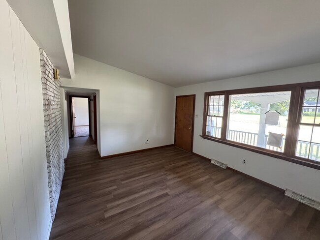 Foto del edificio - 138 Elmgrove Ave