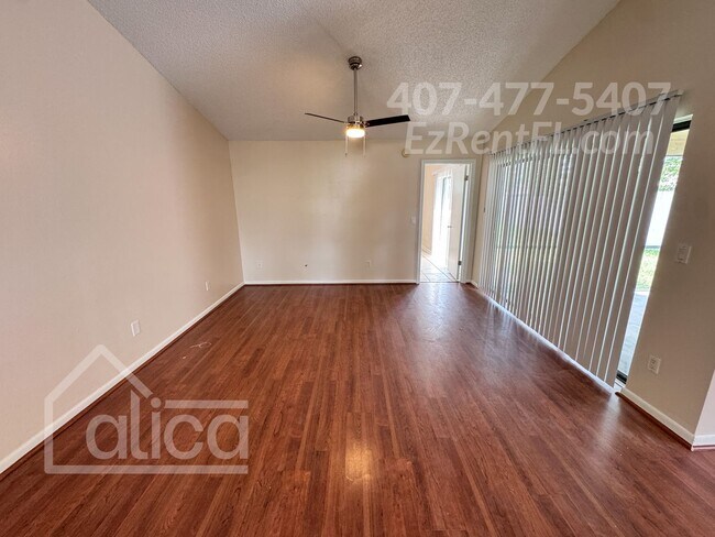 Building Photo - Oviedo 3/2 w/ Fenced Yard and 2 Car Garage