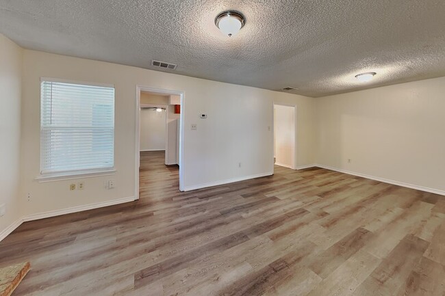 Photo - 3405 Republic Dr Apartment