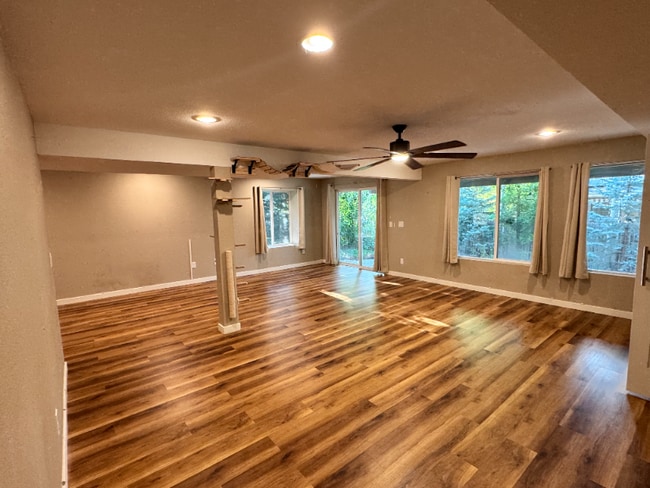 Foto del edificio - 1355 E 100th Ln