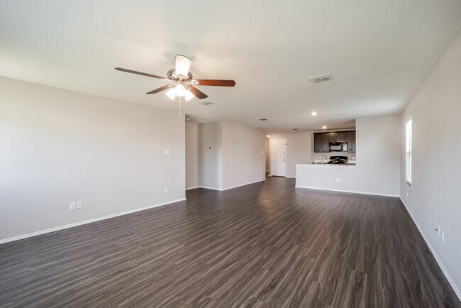 Building Photo - 1617 Westfall Dr